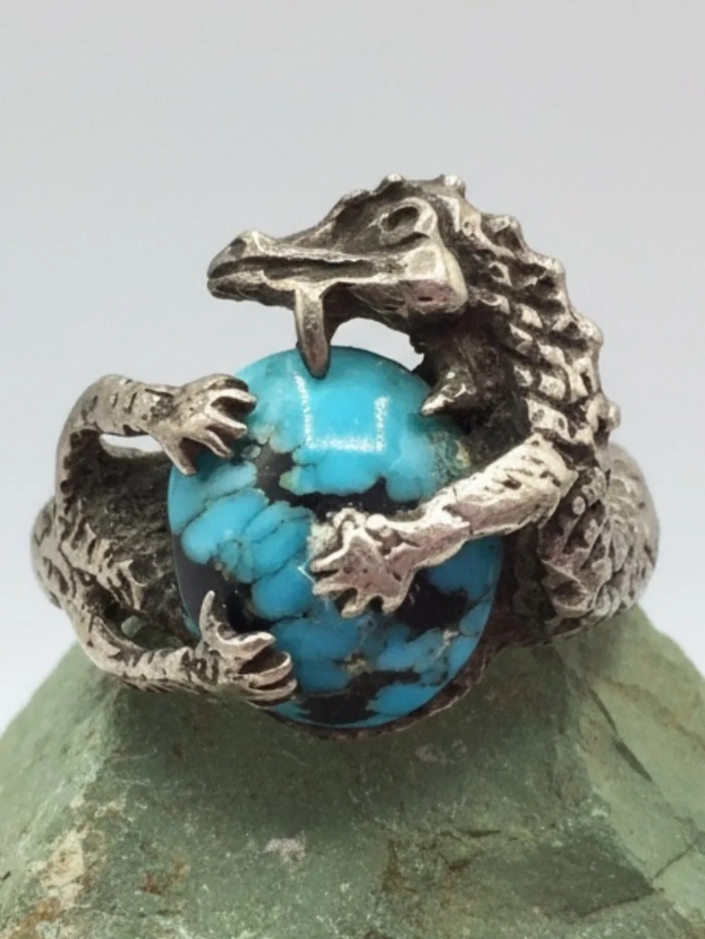Size 8.5 Vintage Sterling Silver Dragon Turquoise Ring, Figural Dragon Claw